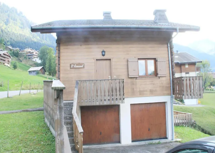In La Bechigne With Valley Views 아파트 Châtel