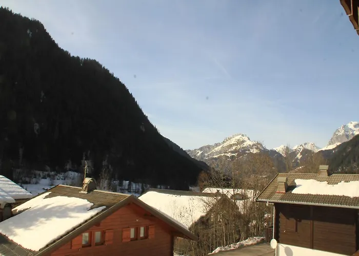 In La Bechigne With Valley Views 아파트 *