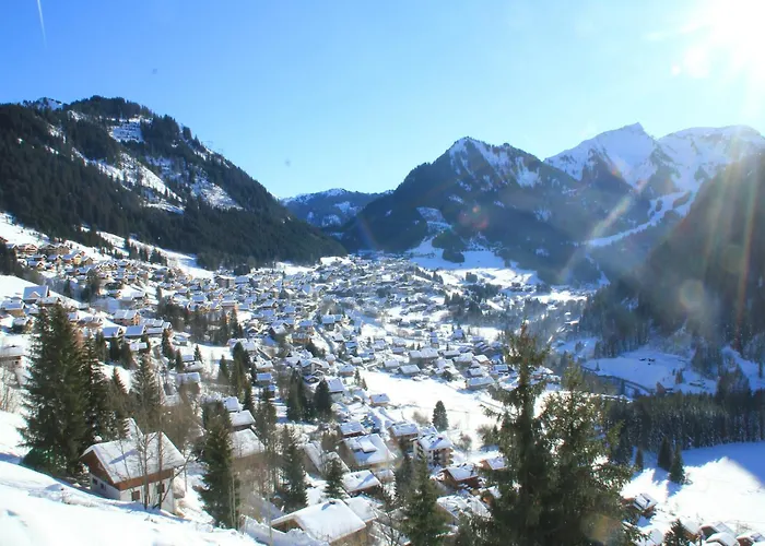 In La Bechigne With Valley Views *