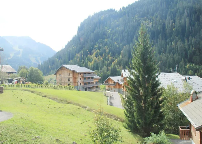 In La Bechigne With Valley Views Châtel